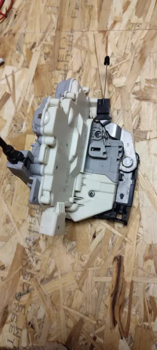 Cerradura Puerta Conductor Seat León 2 1P1 837 015