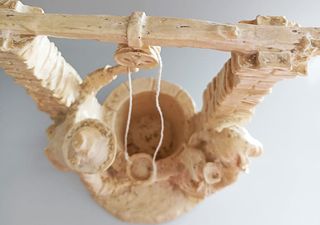 Statuetta uomo e donna al pozzo vintage  - anni 50