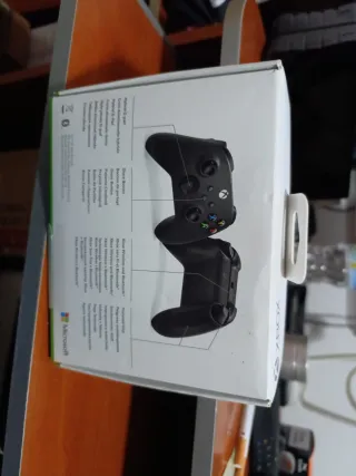 Mando Xbox Carbon Black