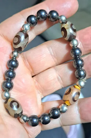 Bracciale Ematite con Perle Dzy 1 Occhio tibetane