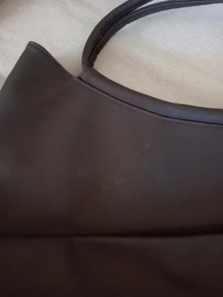 Bolso de hombro marrón chocolate