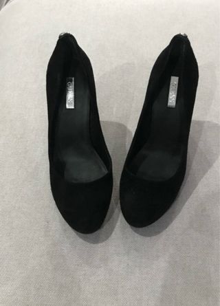 Zapatos de tacón Guess negros