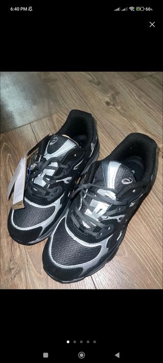 Zapatillas ASICS Negras talla 42