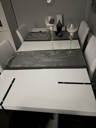 Mesa comedor alto brillo
