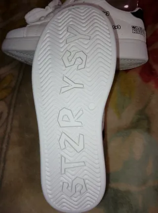 Zapatillas / deportivas / tenis / playeras Kitty