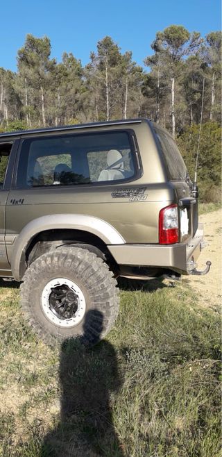 Paragolpes metálicos Patrol Y61 con LEDs.