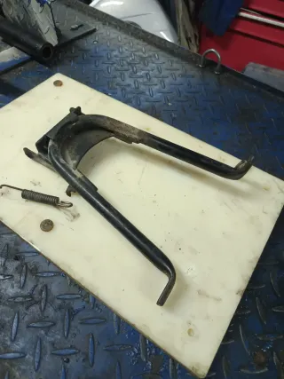 Caballete central Derbi Variant