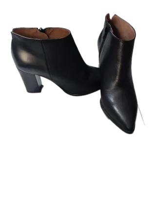 Botines negros tacón