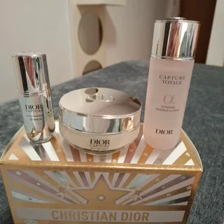 Estuche Dior Capture Total Oro y Blanco