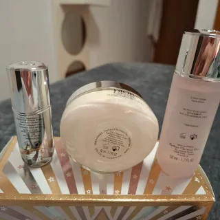 Estuche Dior Capture Total Oro y Blanco