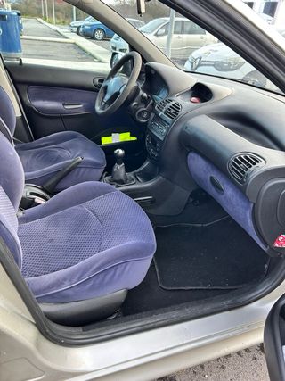 Peugeot 206 2003