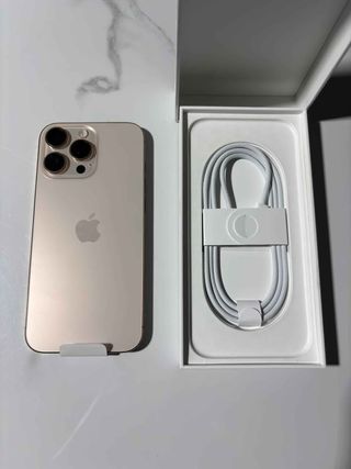 iPhone 16 Pro Max Dorado