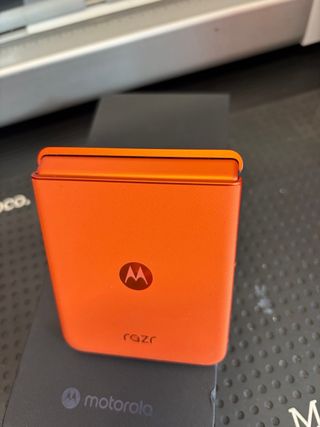 Motorola Razr 50 256GB Orange/Black