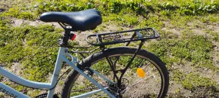 Bicicleta de paseo trekking ciudad y caminos