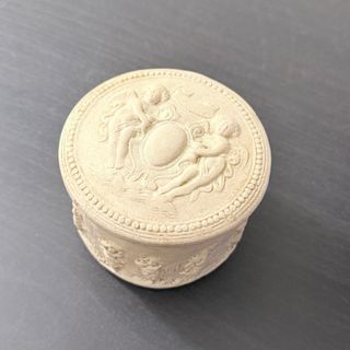 Antica scatoletta in ceramica