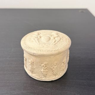 Antica scatoletta in ceramica