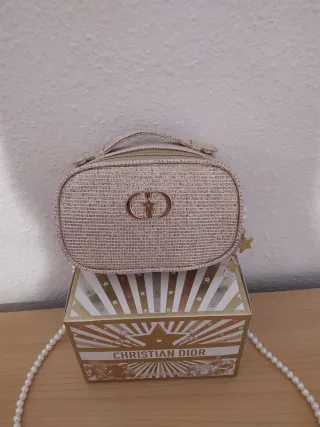Neceser Dior dorado brillante