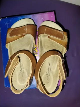 Sandalias niño marrones