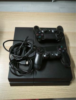 PS4 (PlayStation 4) Negra + 1 mando +juegos