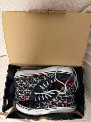 Zapatillas Vans Hello Kitty Negras Rojas