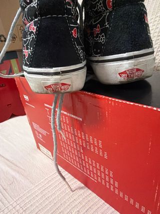 Zapatillas Vans Hello Kitty Negras Rojas