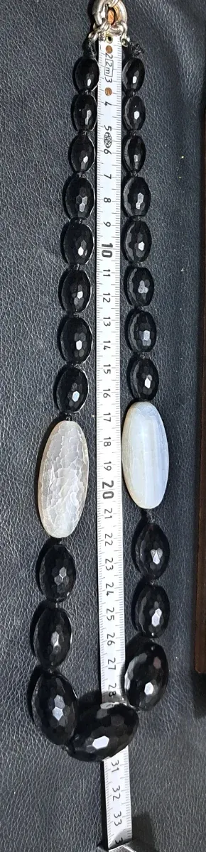 Splendida collana grande in onice e agata calcedon