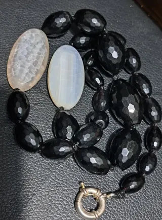 Splendida collana grande in onice e agata calcedon