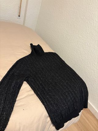 Jersey Mango cuello alto negro talla XL