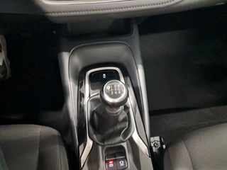 Toyota Corolla Sedán 125H Active Tech