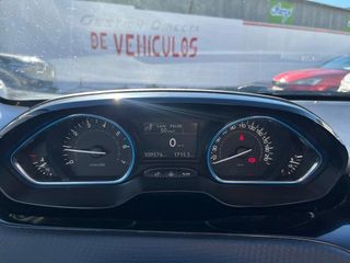 Peugeot 2008 PureTech 130 SANDS Allure 96 kW (130 CV)