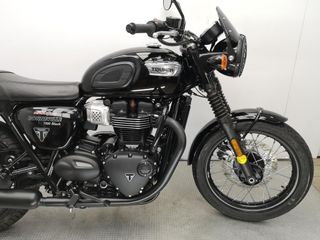 TRIUMPH BONNEVILLE T100 BLACK 2018 14639 kms.