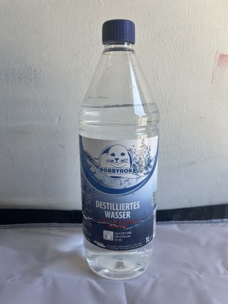 Agua destilada 1L 069A