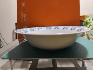 Piatto da portata in ceramica decorato blu