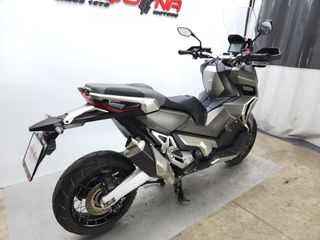 HONDA X-ADV 2018 14354 kms.