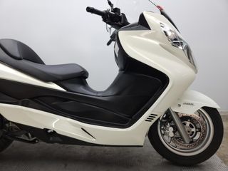 SUZUKI BURGMAN 400 2011 18026 kms.