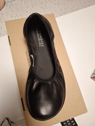 Bailarinas barefoot Groundies negras de piel