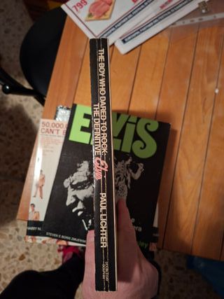 Elvis " the boy who dared to rock the definitive "