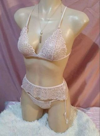 Conjunto lenceria encaje rosa