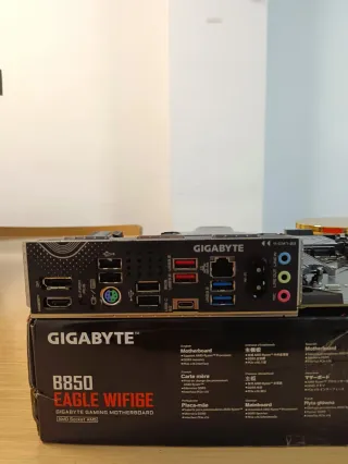GIGABYTE B850 EAGLE WIFI6E Gaming Placa Base