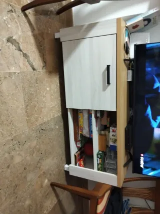 Mueble TV madera y blanco