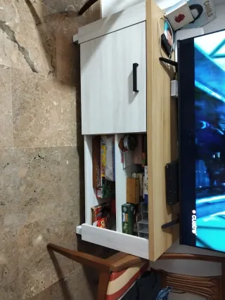 Mueble TV madera y blanco