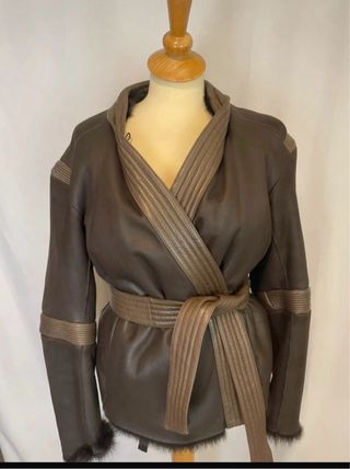 Abrigo de piel Prada marrón