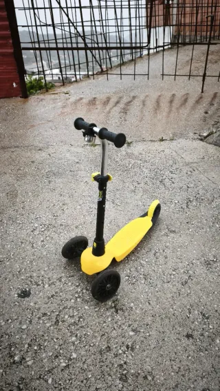 Patinete infantil 3 ruedas amarillo