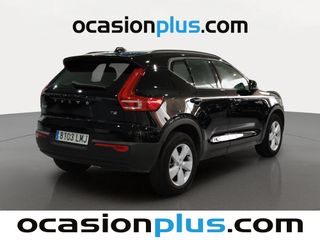Volvo XC40 T2 Momentum Core 95 kW (129 CV)