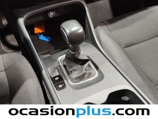 Volvo XC40 T2 Momentum Core 95 kW (129 CV)