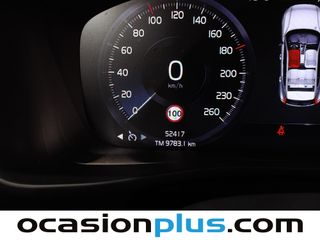 Volvo XC40 T2 Momentum Core 95 kW (129 CV)