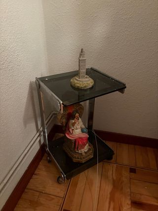 Mesa auxiliar cristal y metal