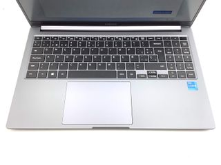 pc portatil samsung galaxy book 4, intel core i3-1315u, 8gb ran, 256gb ssd