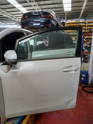 PUERTA DELANTERA IZQUIERDA TOYOTA VERSO (AUR2/ZGR2)