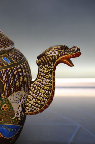 Juego de té porcelana Satsuma. Moriage. Japón, s.XX.